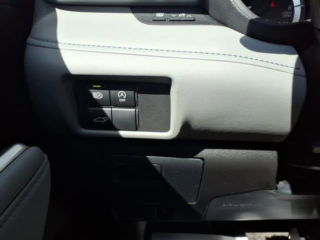 Used 2024 Toyota Highlander LE image 15