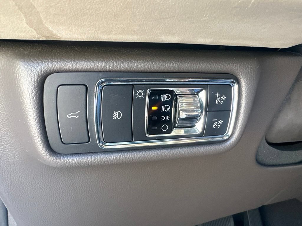 Used 2020 Lincoln Aviator Reserve w/ Equipment Group 201A AWD/4WD image 17