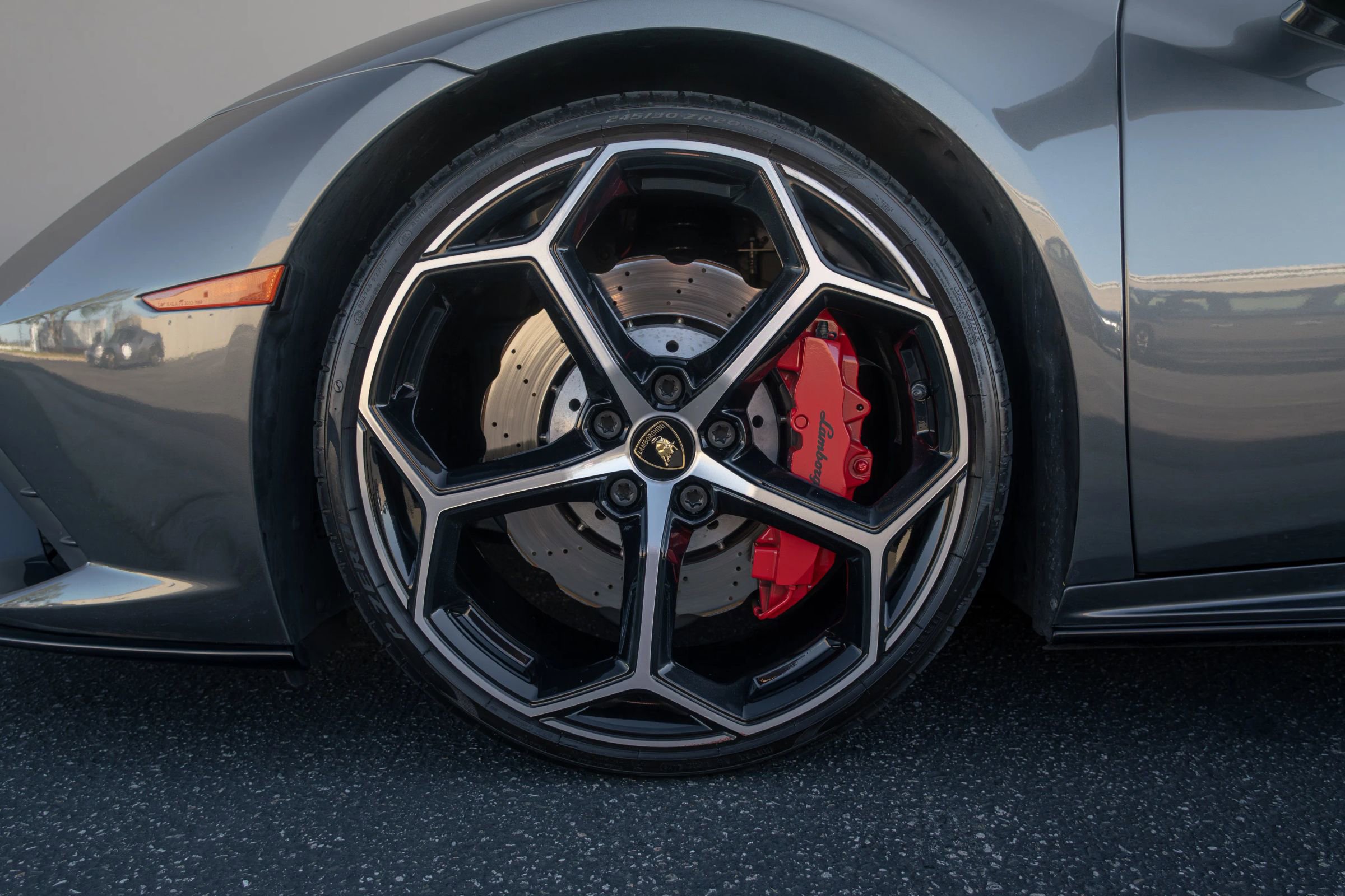 Used 2021 Lamborghini Huracan EVO image 40