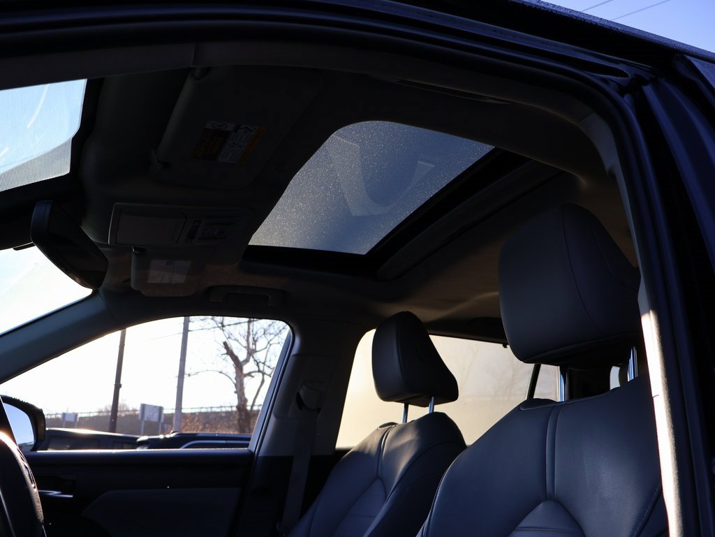 Used 2020 Toyota Highlander XLE image 42