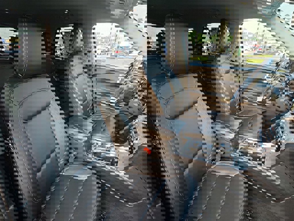 Used 2023 Ford Explorer XLT w/ Equipment Group 202A image 23