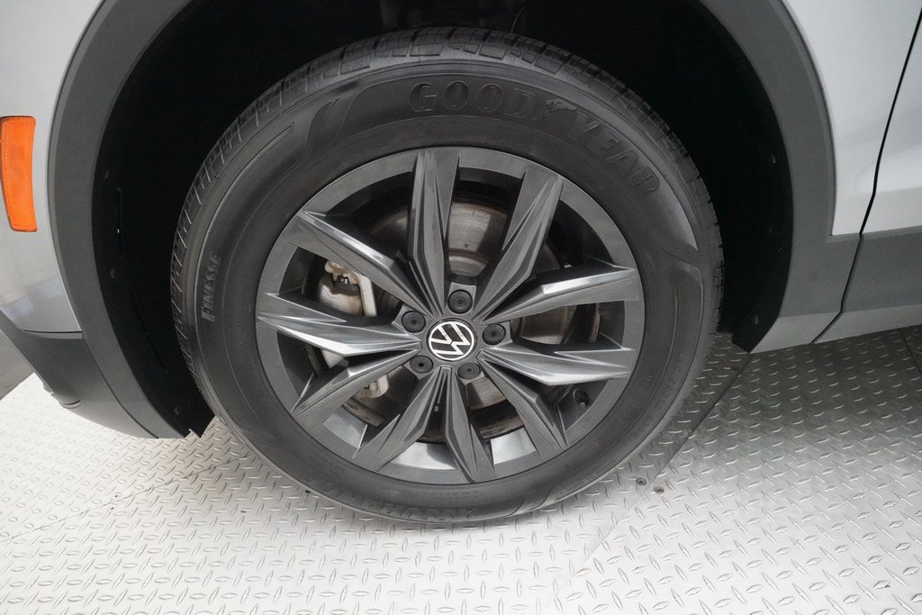 Used 2024 Volkswagen Tiguan SE image 28