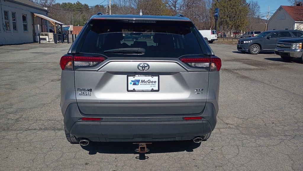 Used 2021 Toyota RAV4 XLE w/ Convenience Package image 8