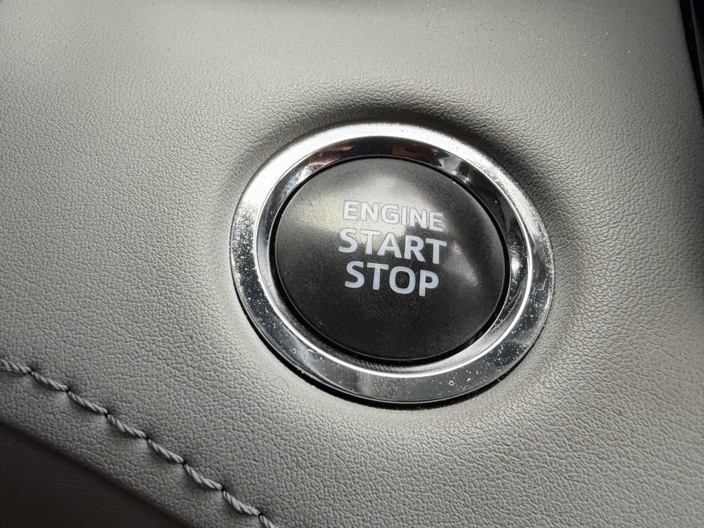 Used 2023 Toyota Highlander Limited AWD/4WD image 27