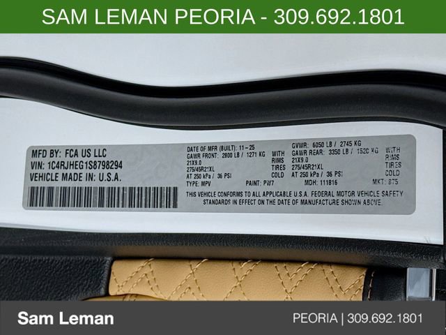 New 2025 Jeep Grand Cherokee Summit w/ Obsidian Package image 32