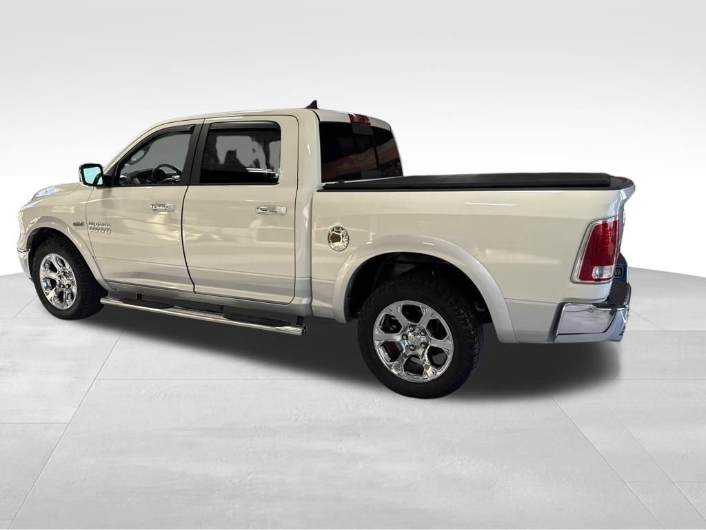 Used 2017 RAM 1500 Laramie w/ Convenience Group AWD/4WD image 4