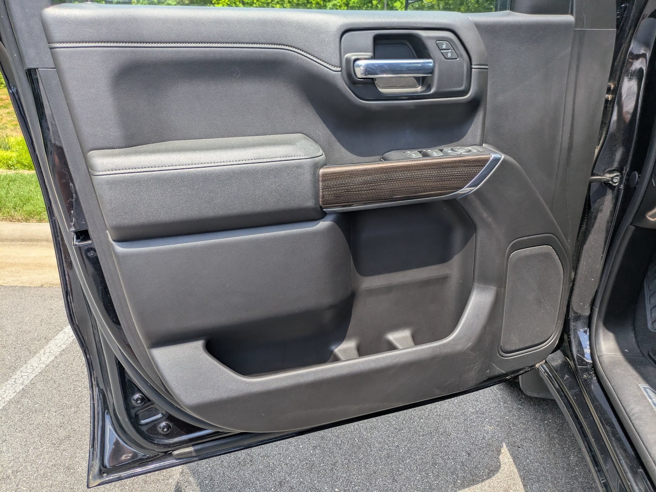 Used 2019 Chevrolet Silverado 1500 LT w/ All-Star Edition AWD/4WD image 10