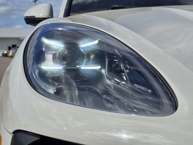 Used 2021 Porsche Macan image 10