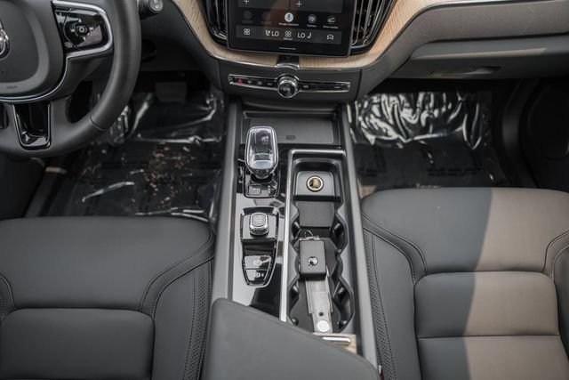 New 2026 Volvo XC60 B5 Plus w/ Protection Package Premier AWD/4WD image 27