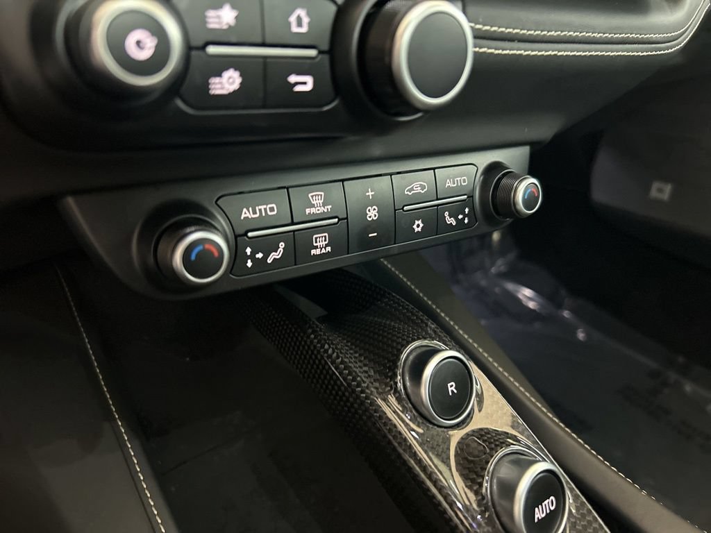 Used 2019 Ferrari Portofino RWD image 57