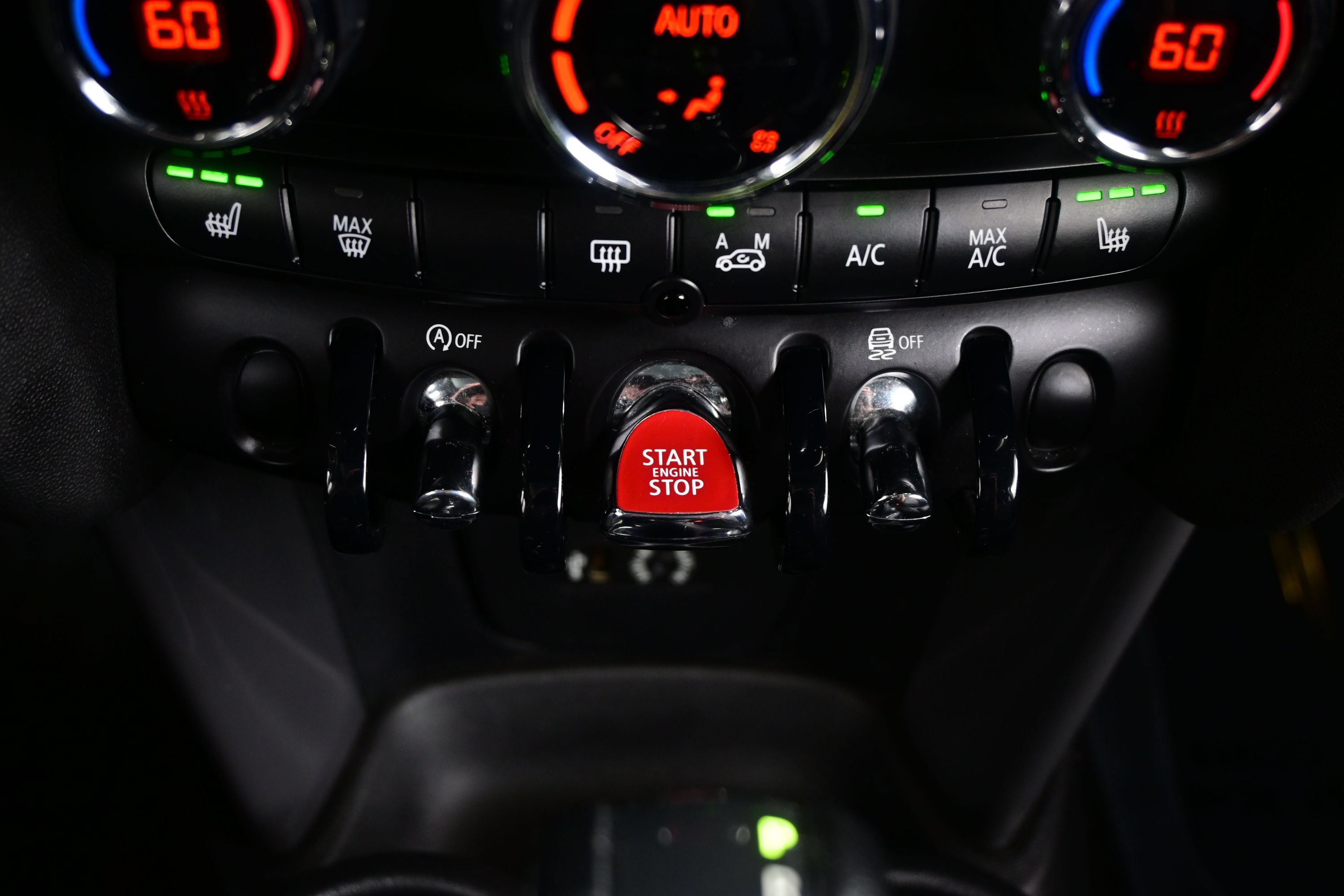 Used 2015 MINI Cooper 2-Door Hardtop FWD image 17