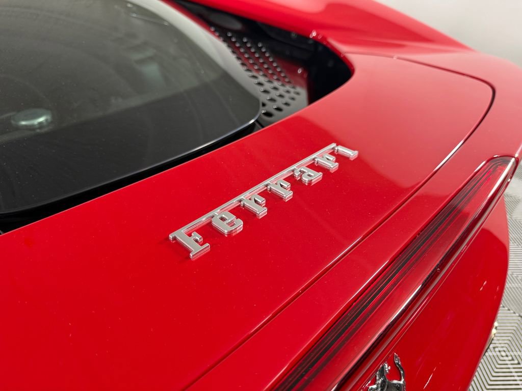 Used 2023 Ferrari SF90 Spider image 8