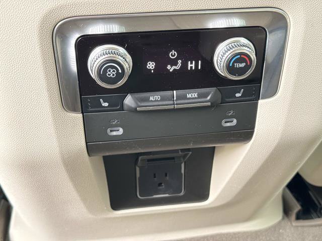 Used 2021 GMC Yukon Denali w/ Denali Premium Package AWD/4WD image 28