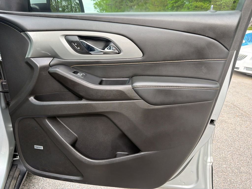 Used 2021 Chevrolet Traverse RS image 30