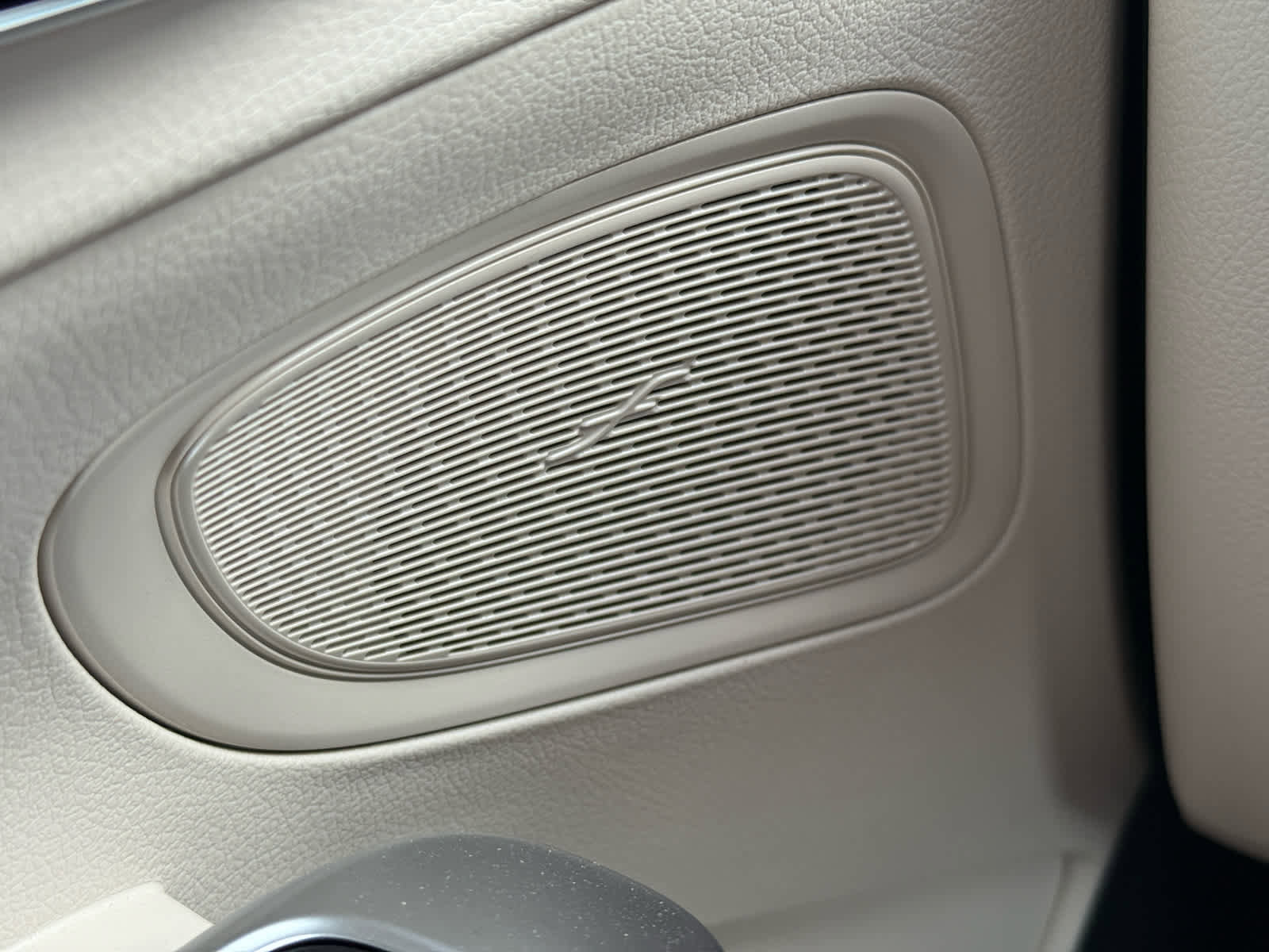 Used 2025 Mercedes-Benz C 300 4MATIC Sedan image 24