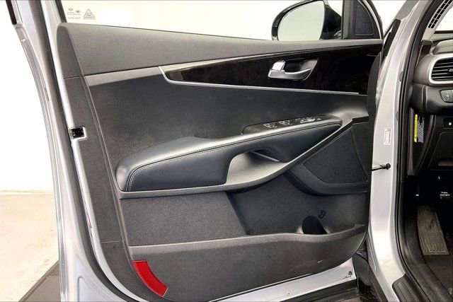 Used 2018 Kia Sorento L image 25