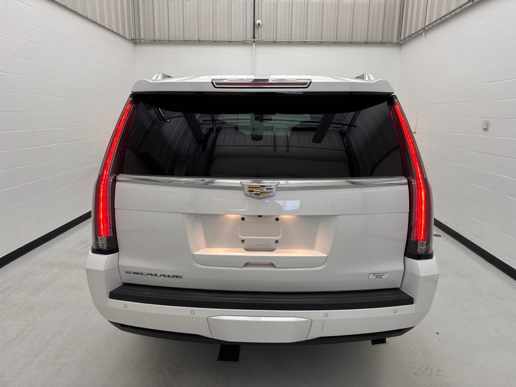 Used 2020 Cadillac Escalade ESV 4WD image 5