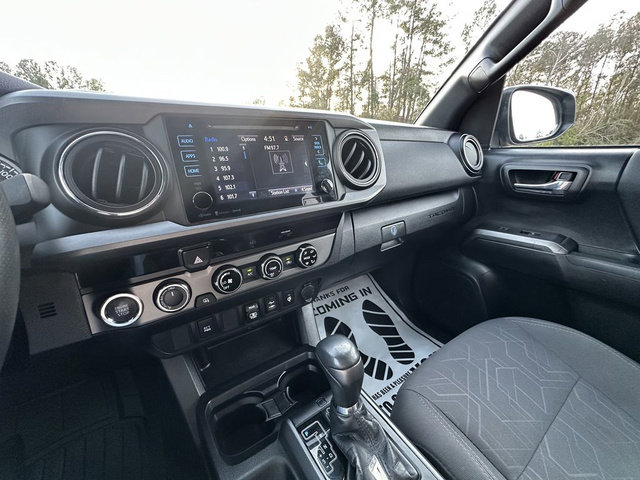 Used 2018 Toyota Tacoma TRD Sport image 13