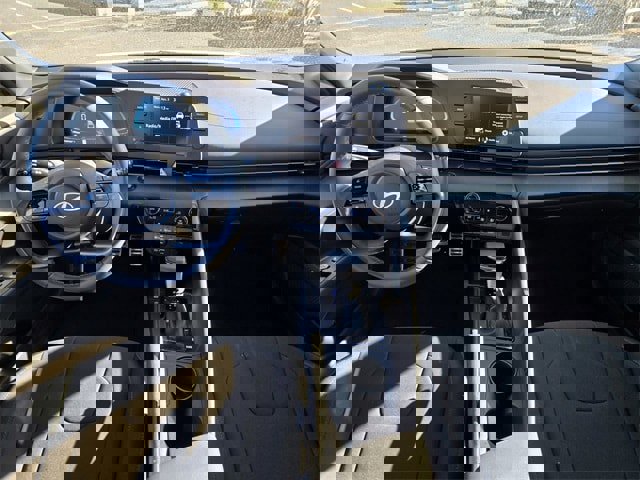 Certified 2025 Hyundai Elantra Sport image 13