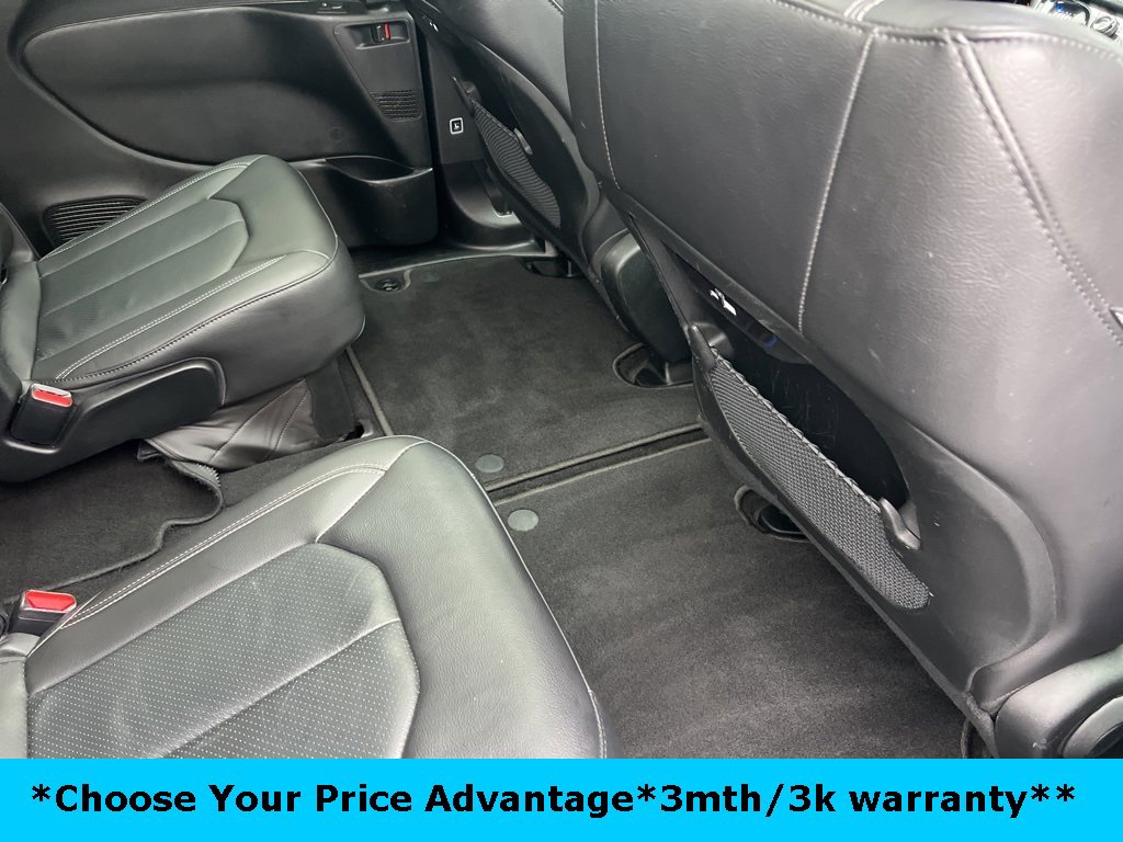 Certified 2022 Chrysler Pacifica Touring-L w/ S Appearance Package image 23