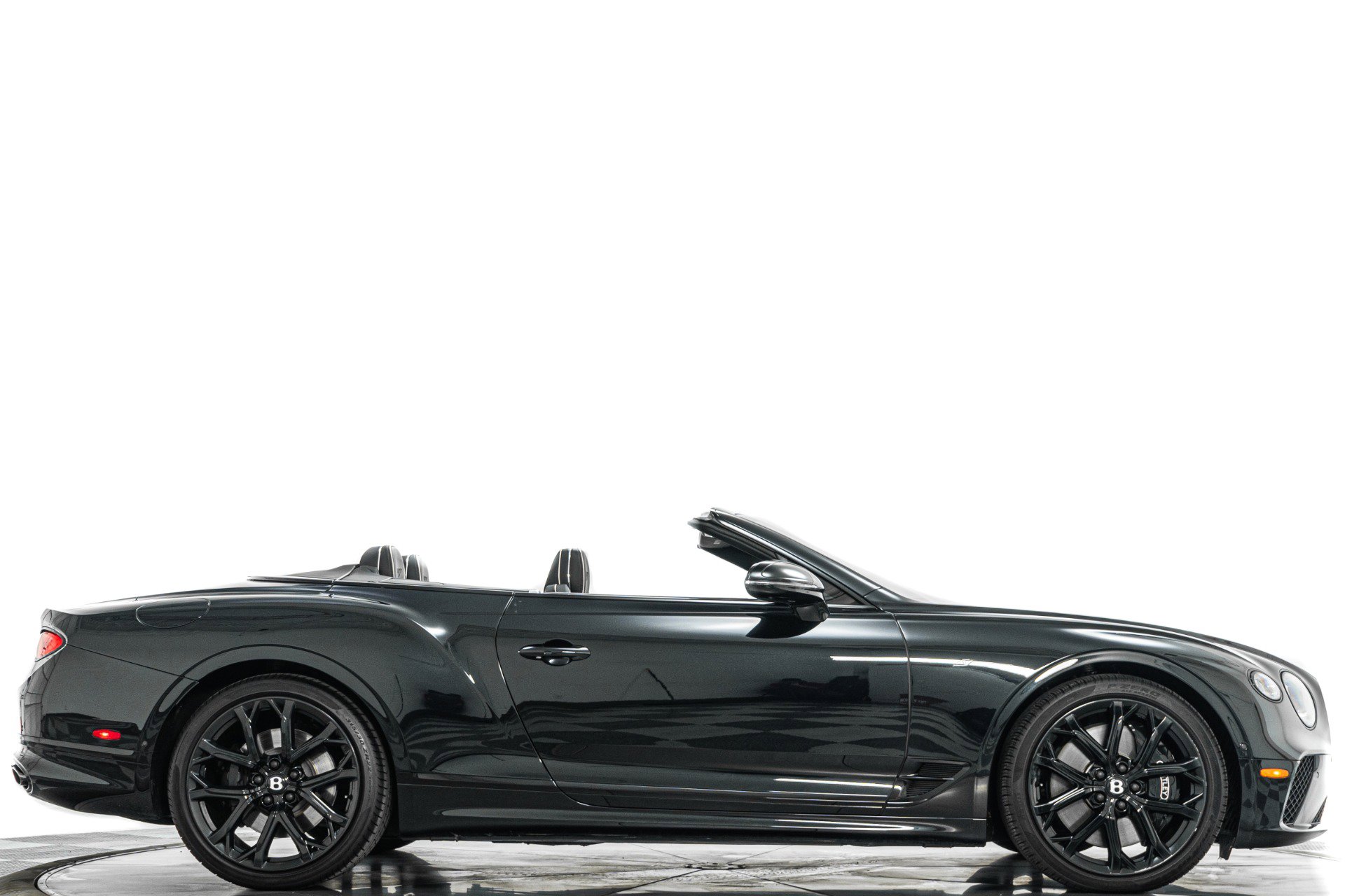 Used 2023 Bentley Continental GT V8 image 2