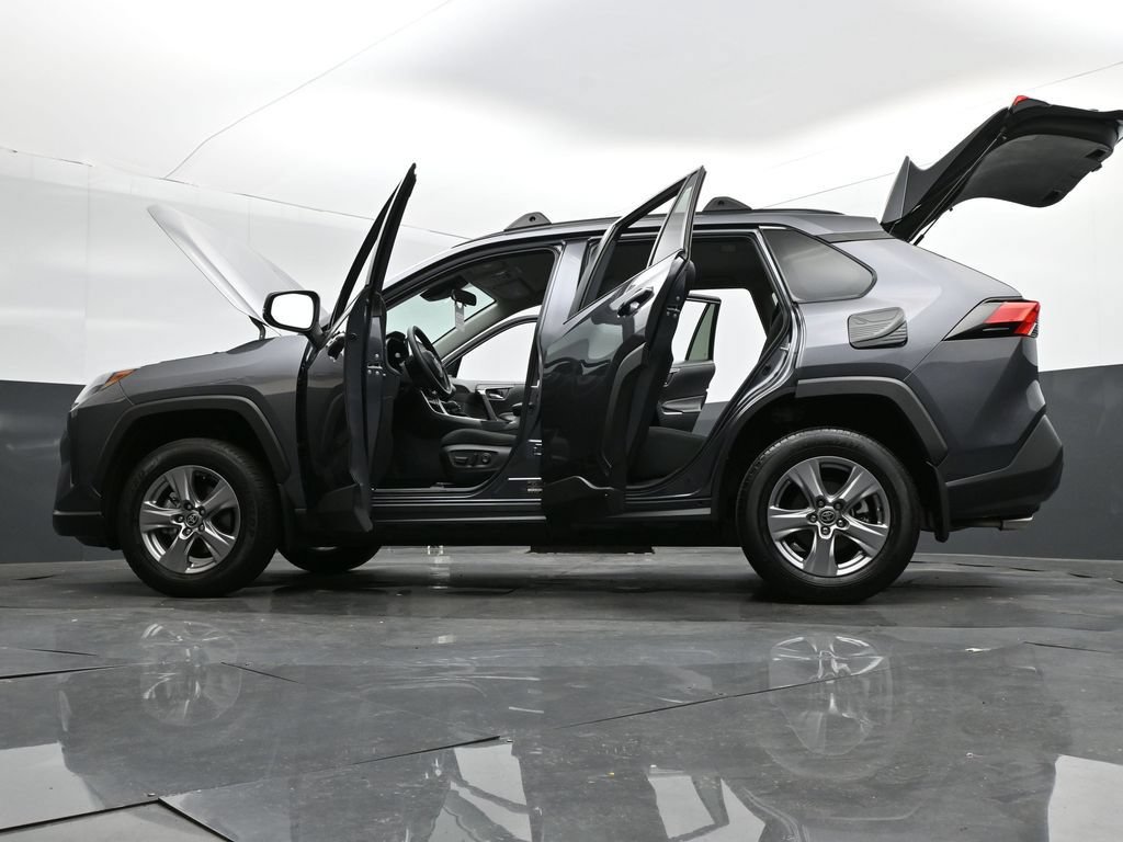 Used 2024 Toyota RAV4 XLE AWD/4WD image 32
