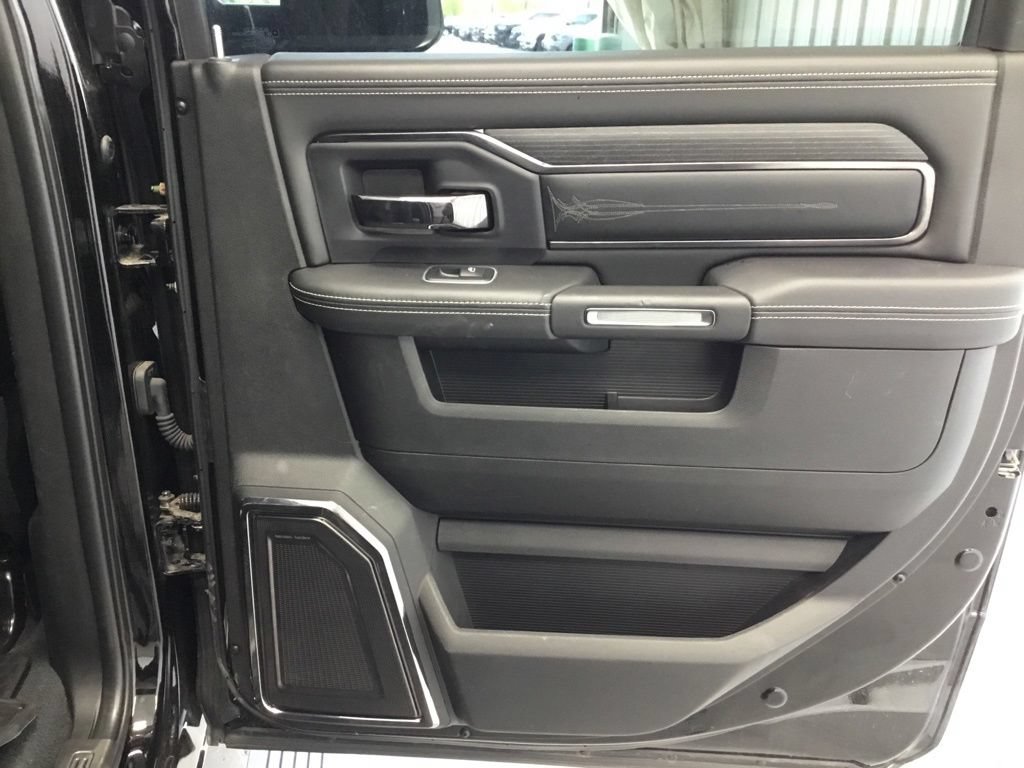Used 2022 RAM 3500 Limited AWD/4WD image 39