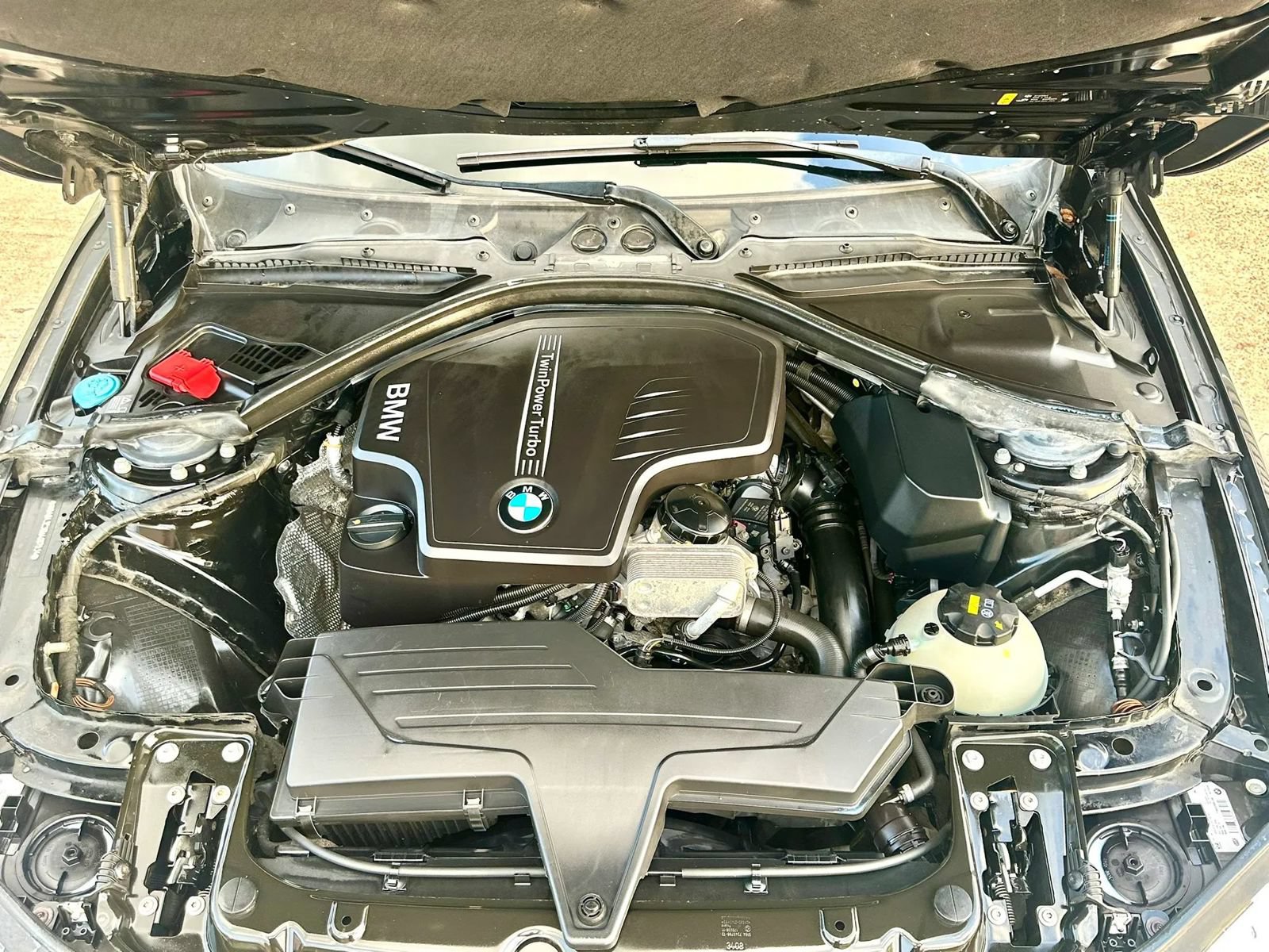 Used 2017 BMW 320i xDrive Sedan AWD/4WD image 38