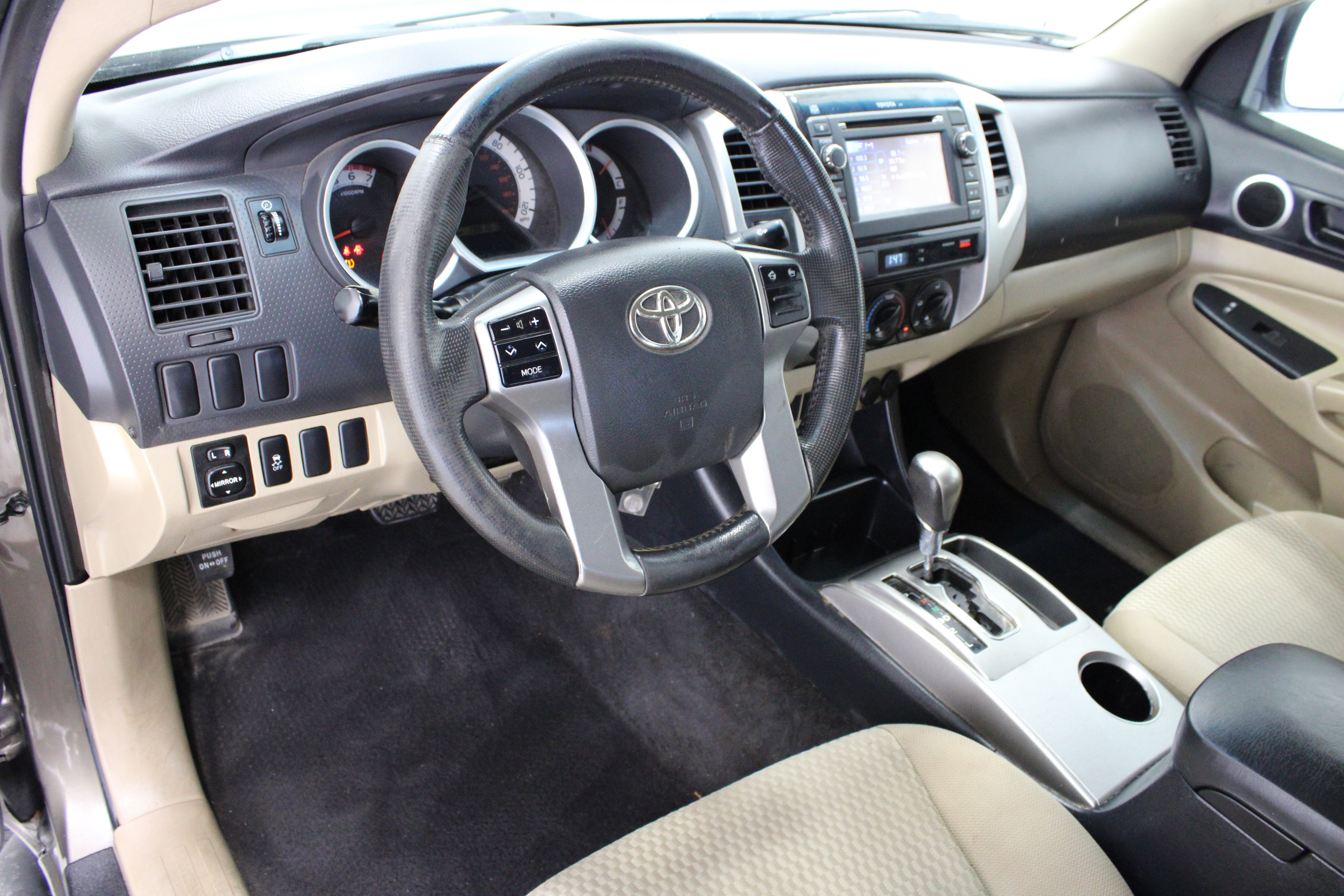 Used 2013 Toyota Tacoma PreRunner w/ SR5 Pkg RWD image 14