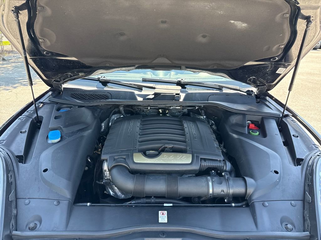 Used 2016 Porsche Cayenne AWD/4WD image 29