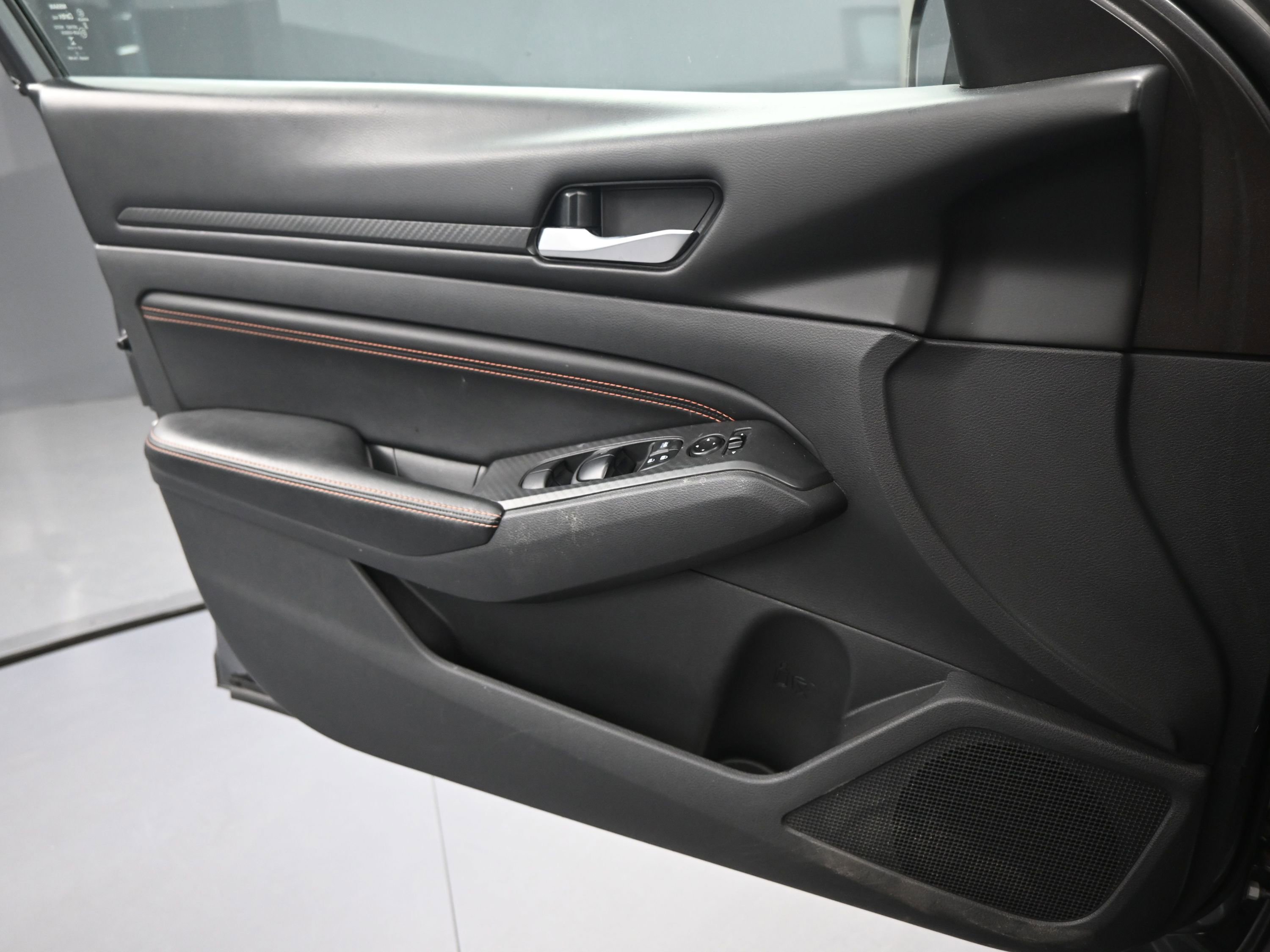 Used 2021 Nissan Altima 2.5 SR w/ SR Premium Package image 15