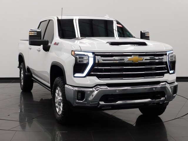 Used 2024 Chevrolet Silverado 2500 LTZ w/ LTZ Convenience Package image 3