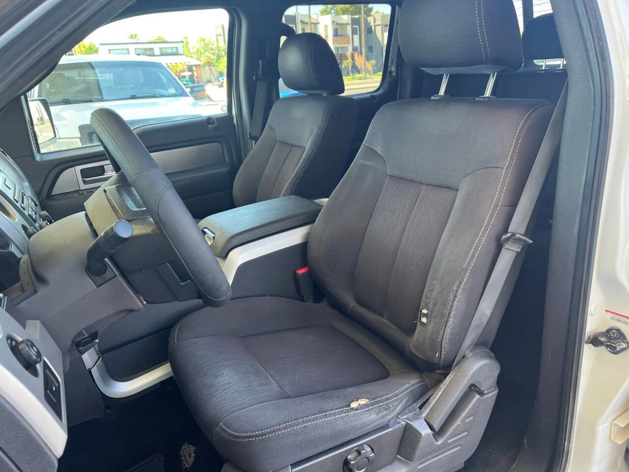 Used 2011 Ford F150 Raptor image 12