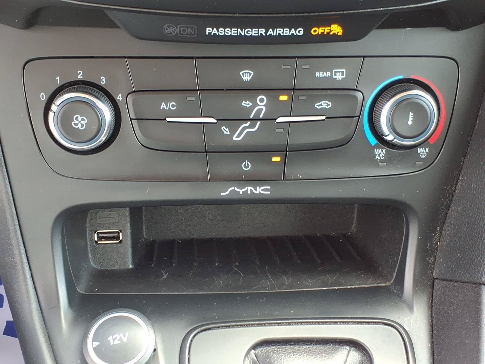 Used 2015 Ford Focus SE w/ Interior Protection Package FWD image 19