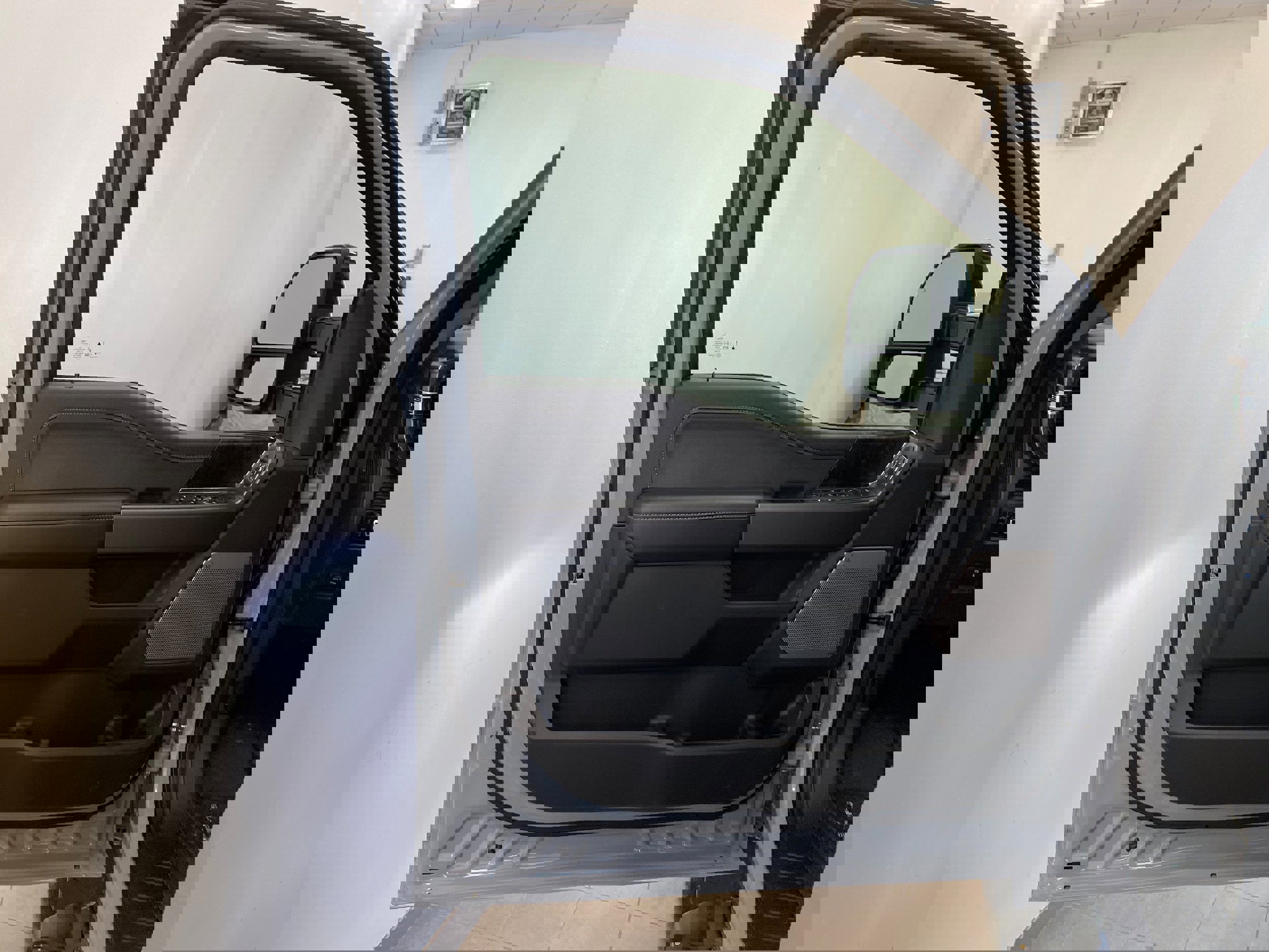 New 2025 Ford F350 Lariat w/ Lariat Ultimate Package image 14