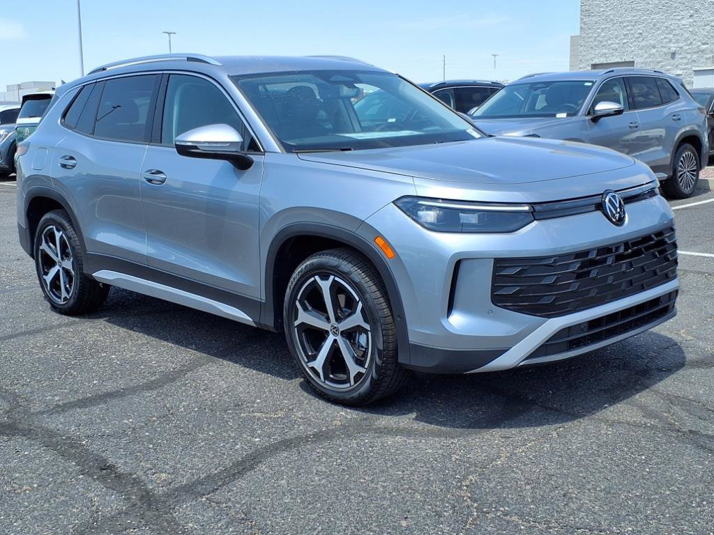 New 2025 Volkswagen Tiguan SE