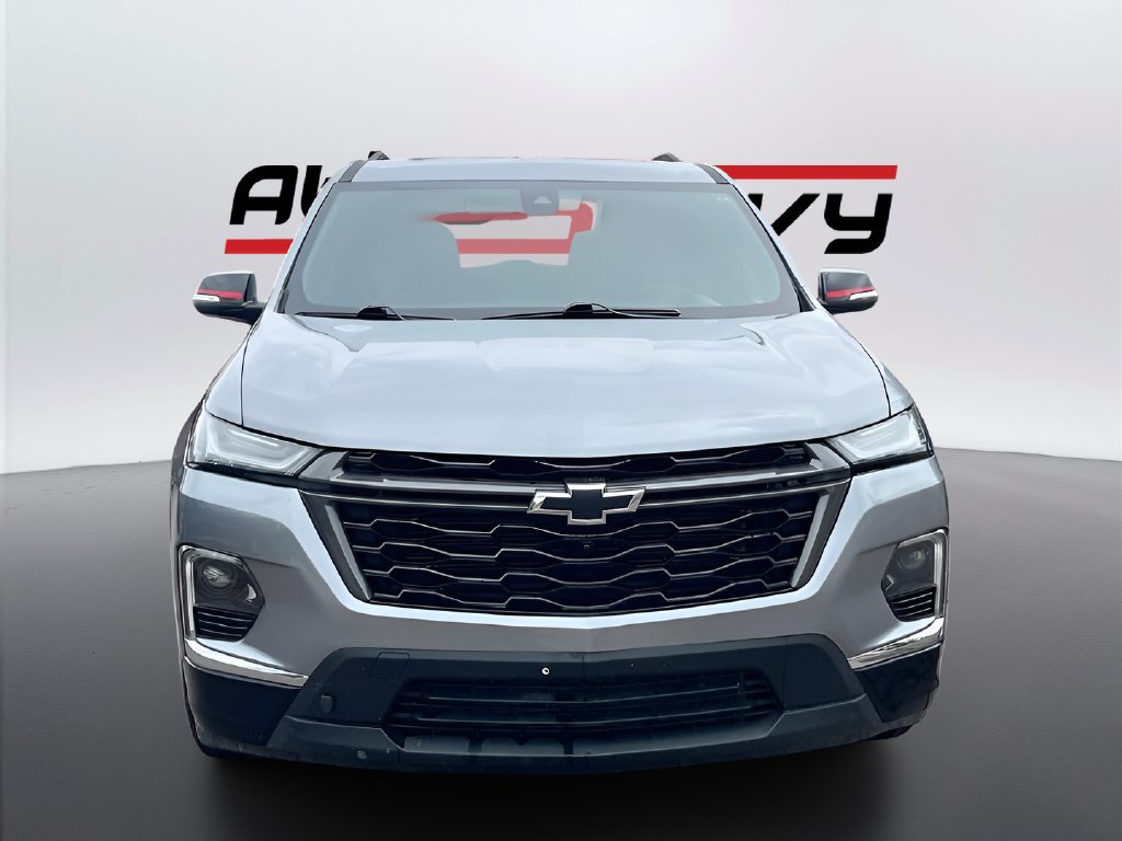 Used 2023 Chevrolet Traverse Premier w/ Redline Edition AWD/4WD image 2