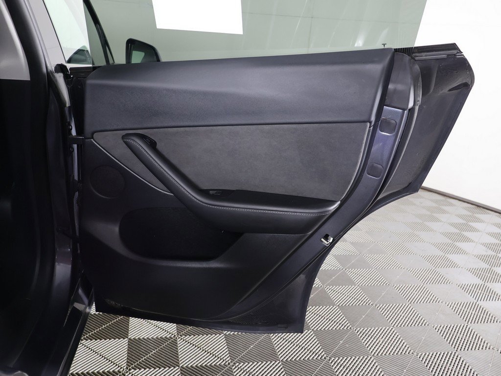 Used 2023 Tesla Model Y Long Range image 25