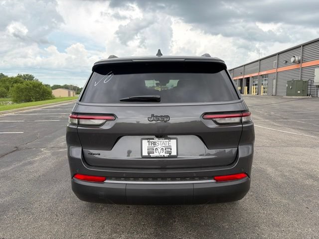 New 2026 Jeep Grand Cherokee L Limited w/ Limited Altitude Package AWD/4WD image 4