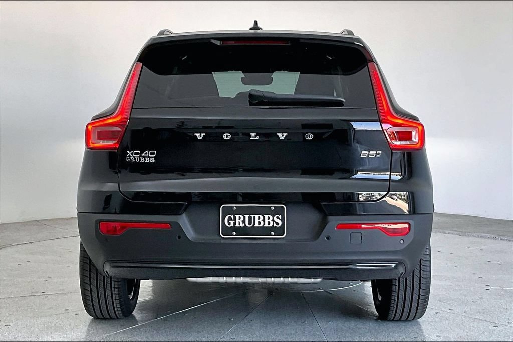 New 2026 Volvo XC40 B5 Core w/ Protection Package Premier AWD/4WD image 4