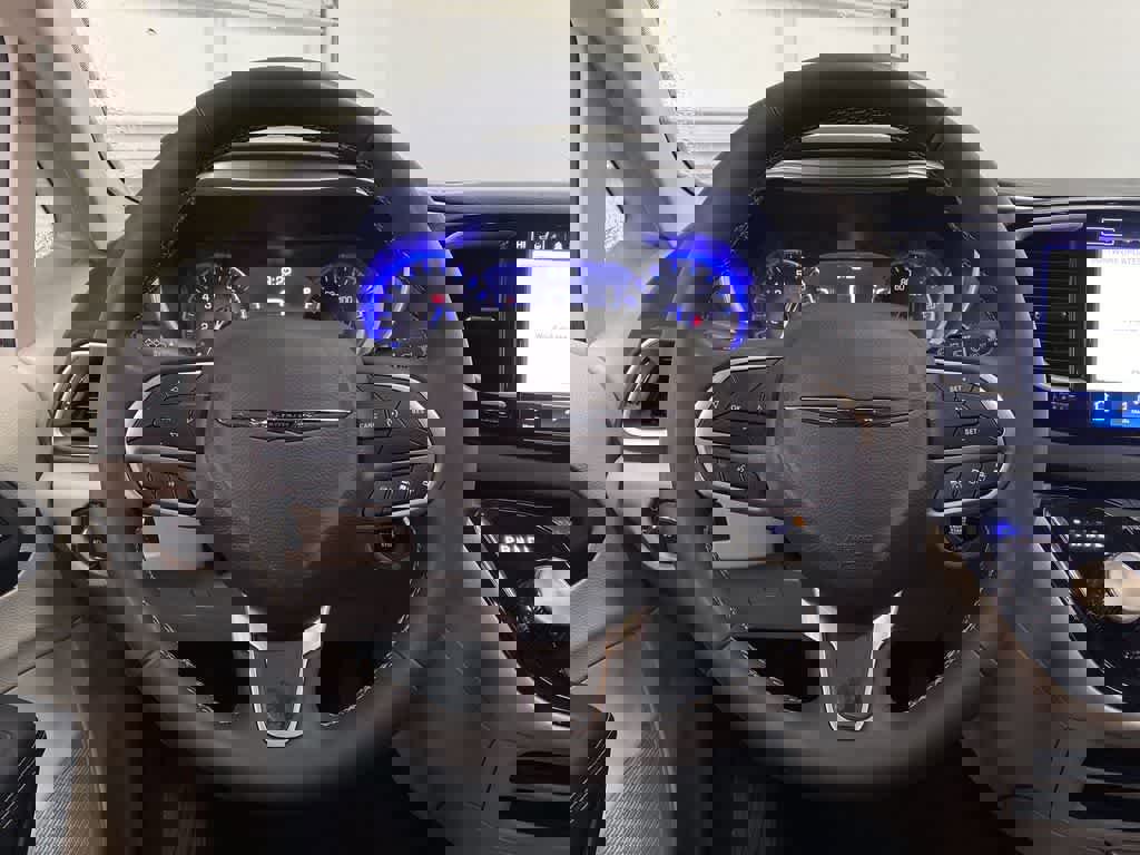 Used 2024 Chrysler Pacifica Touring-L image 19