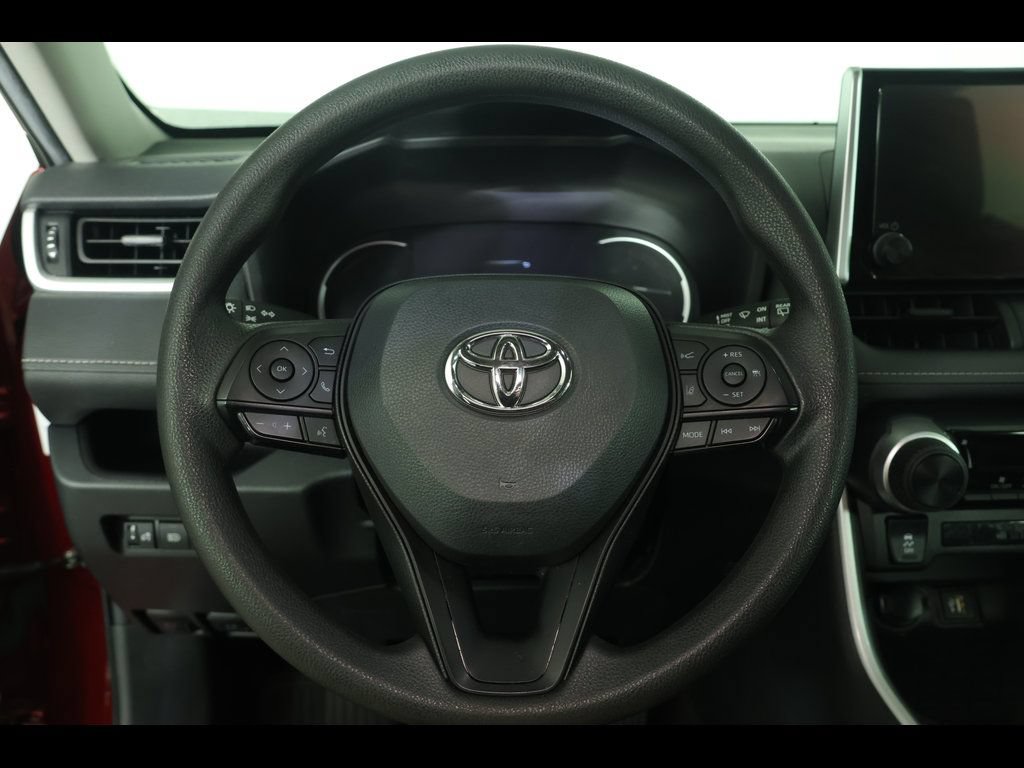Used 2023 Toyota RAV4 LE AWD/4WD image 12