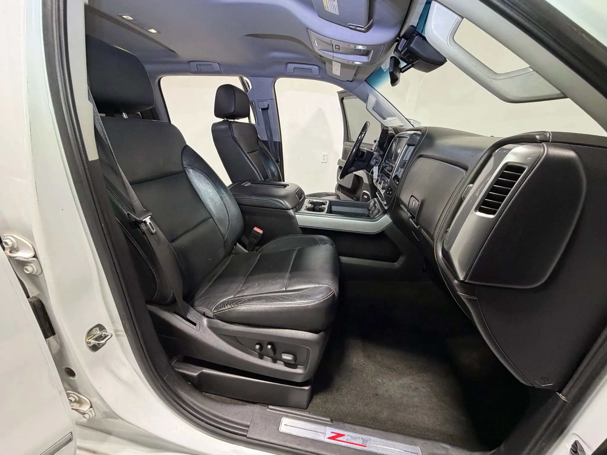 Used 2018 Chevrolet Silverado 2500 LTZ w/ Duramax Plus Package AWD/4WD image 17