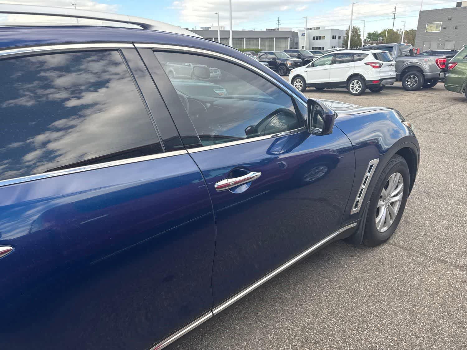 Used 2013 INFINITI FX37 AWD w/ Premium Pkg image 9