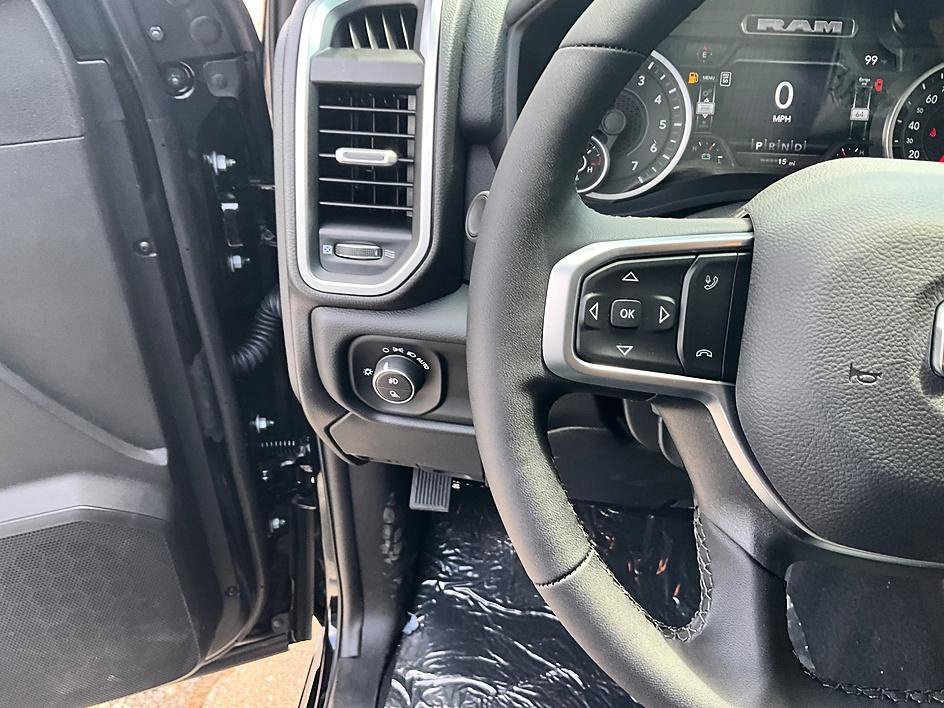 New 2026 RAM 2500 Big Horn AWD/4WD image 32