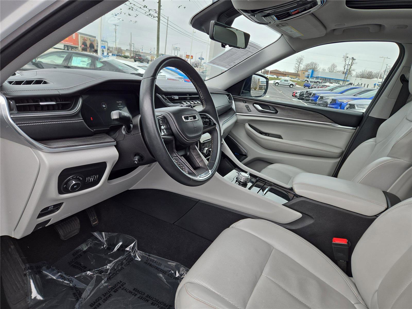 Used 2022 Jeep Grand Cherokee Overland w/ Luxury Tech Group IV image 21