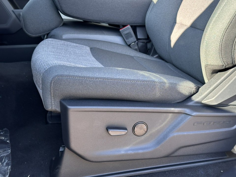 New 2025 Ford F250 XLT w/ FX4 Off-Road Package image 18