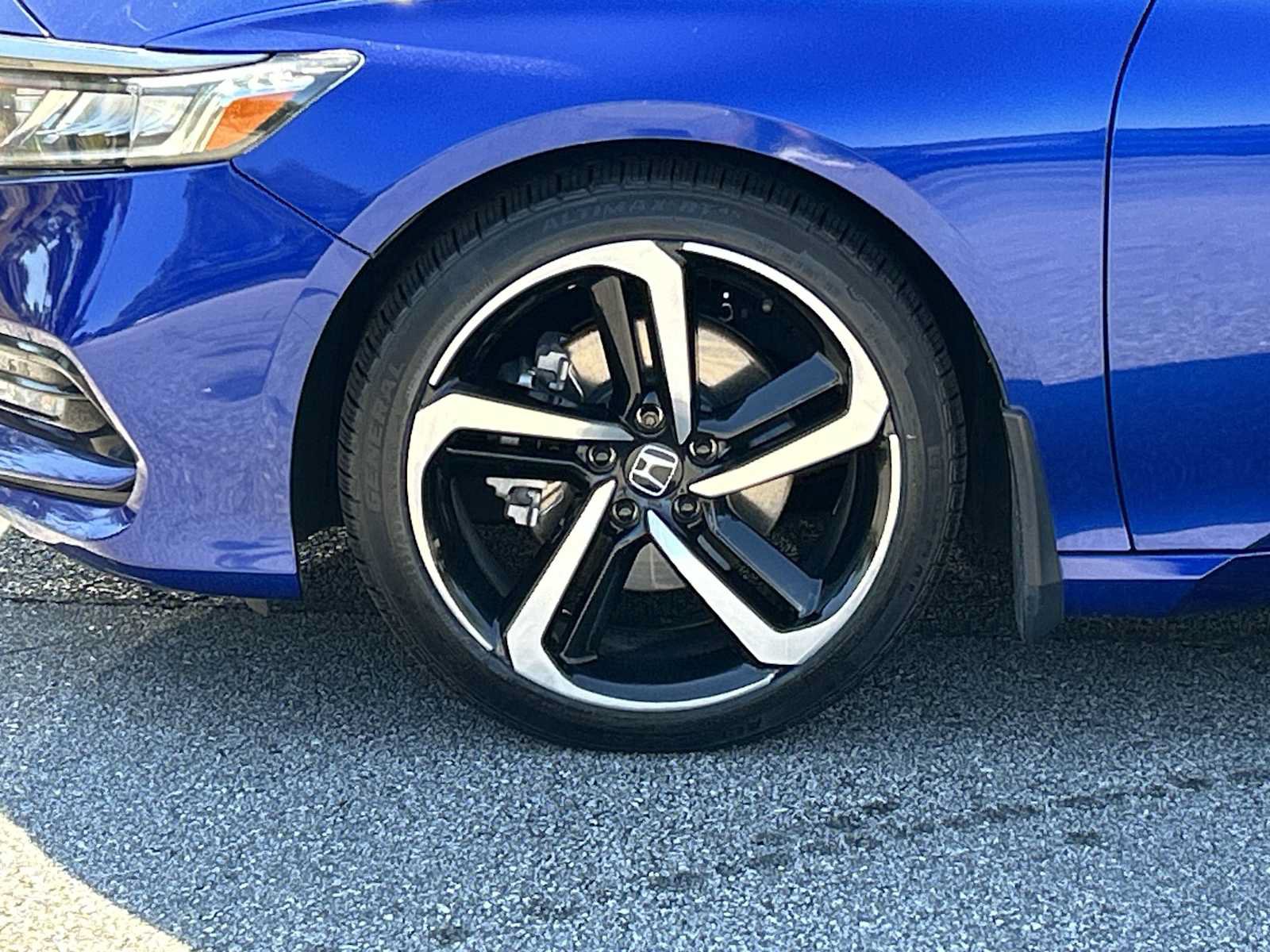 Used 2018 Honda Accord Sport image 7