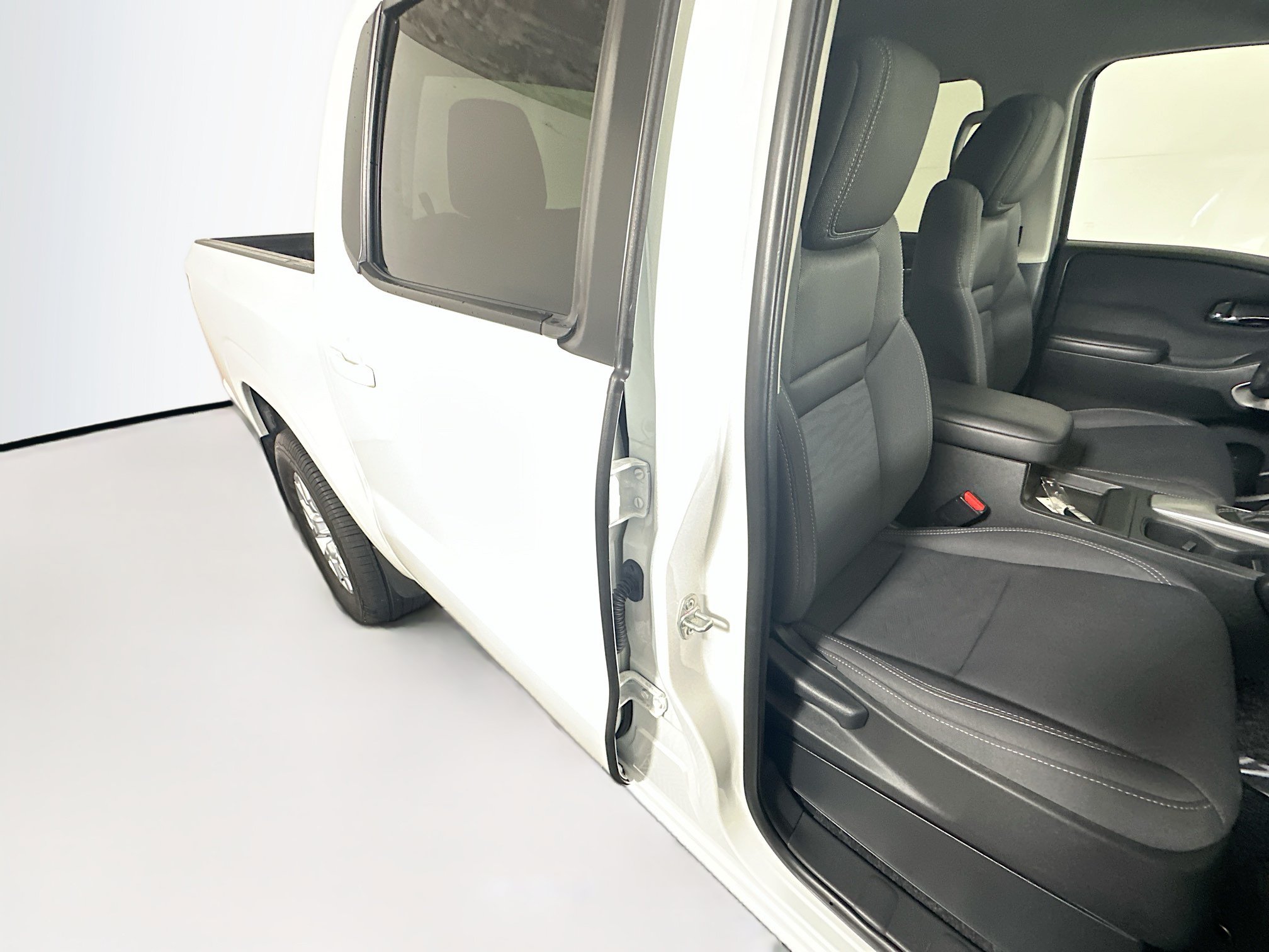 Used 2023 Nissan Frontier SV AWD/4WD image 28