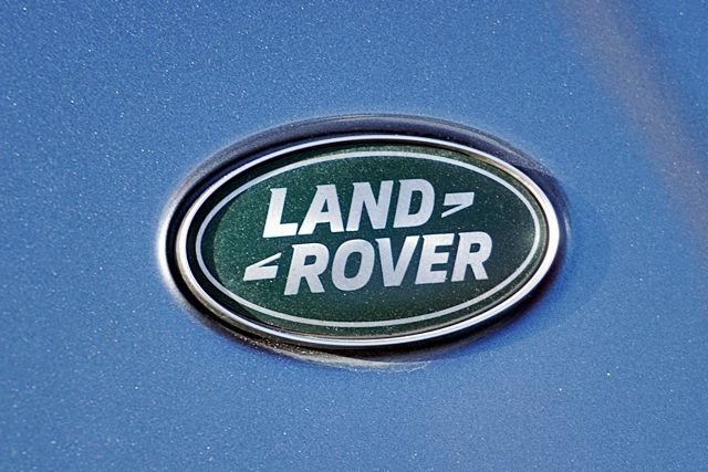 Used 2023 Land Rover Discovery Sport SE AWD/4WD image 14